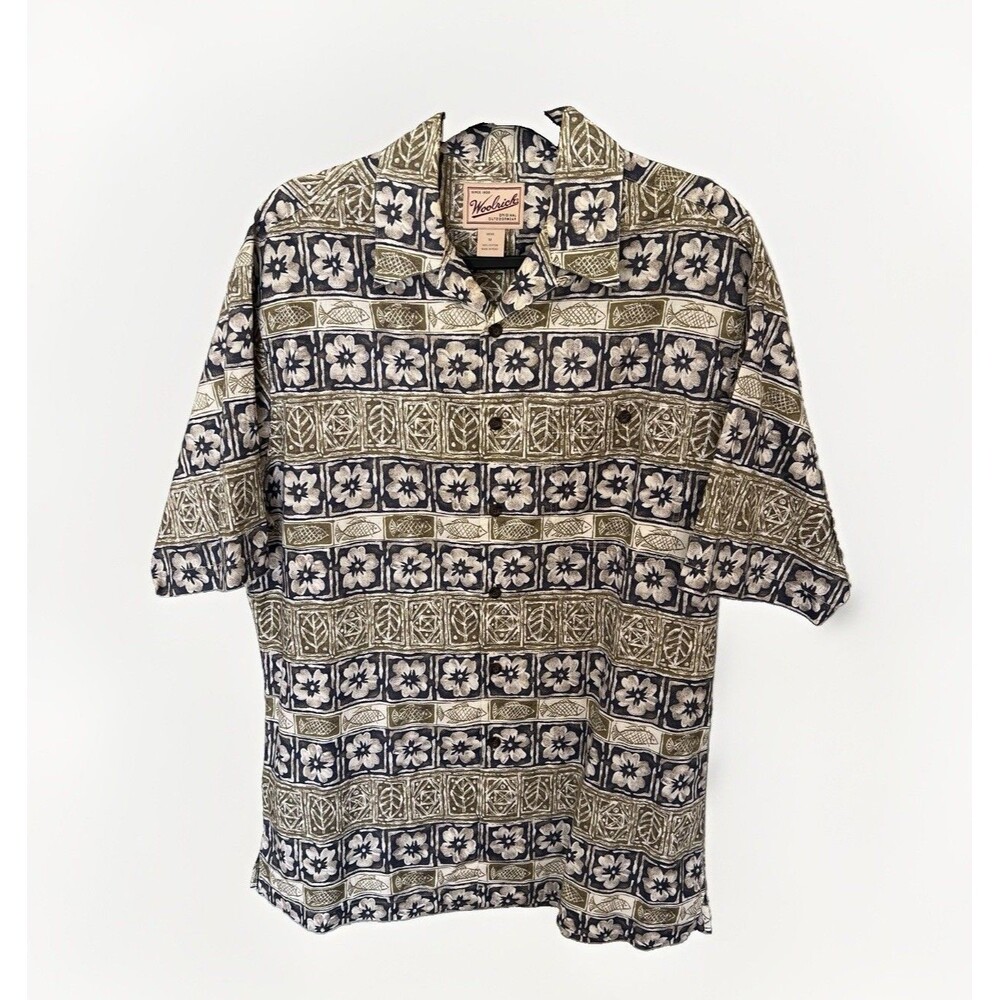 Vintage Woolrich button down  camp shirt men’s M short sleeve Tribal Fish Floral